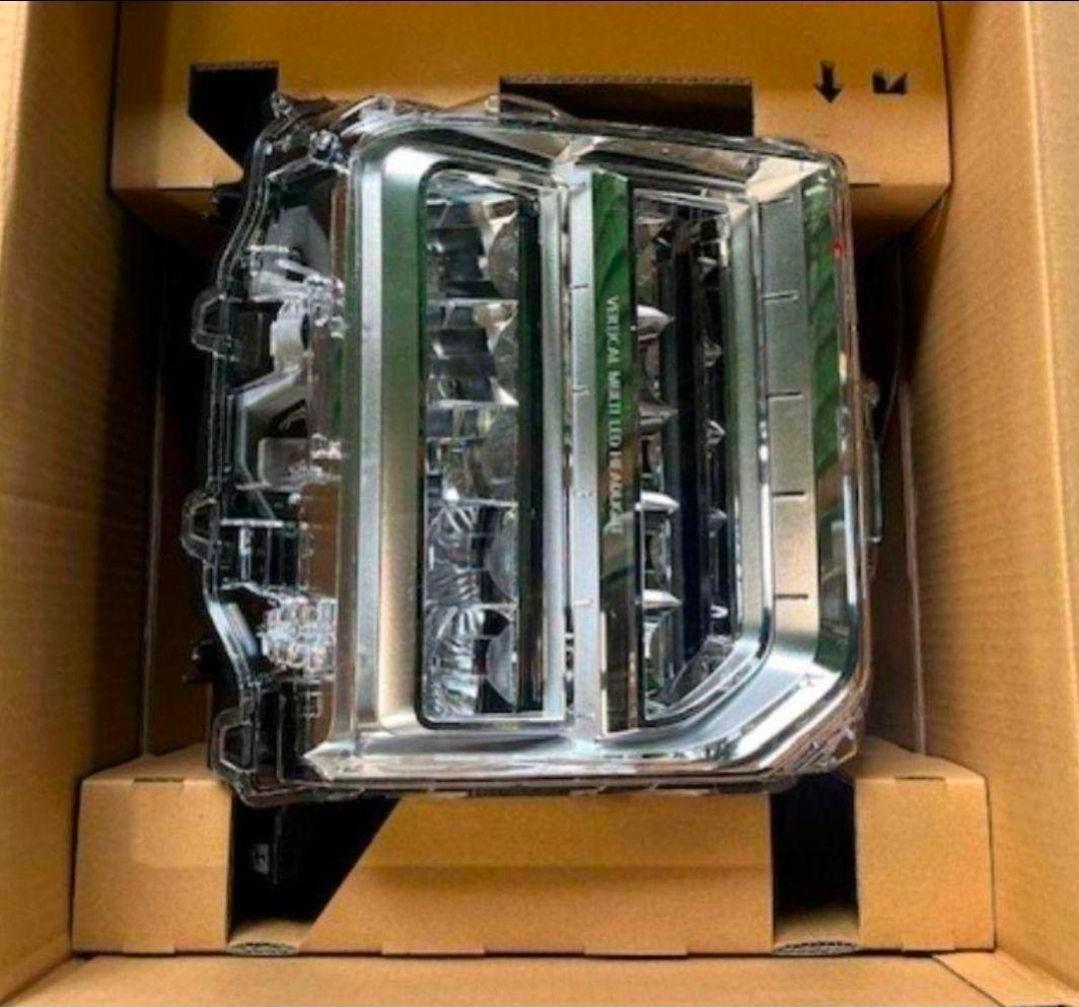 三菱 デリカD:5　後期 / CV1W ＬＥＤ ヘッドライト　右左