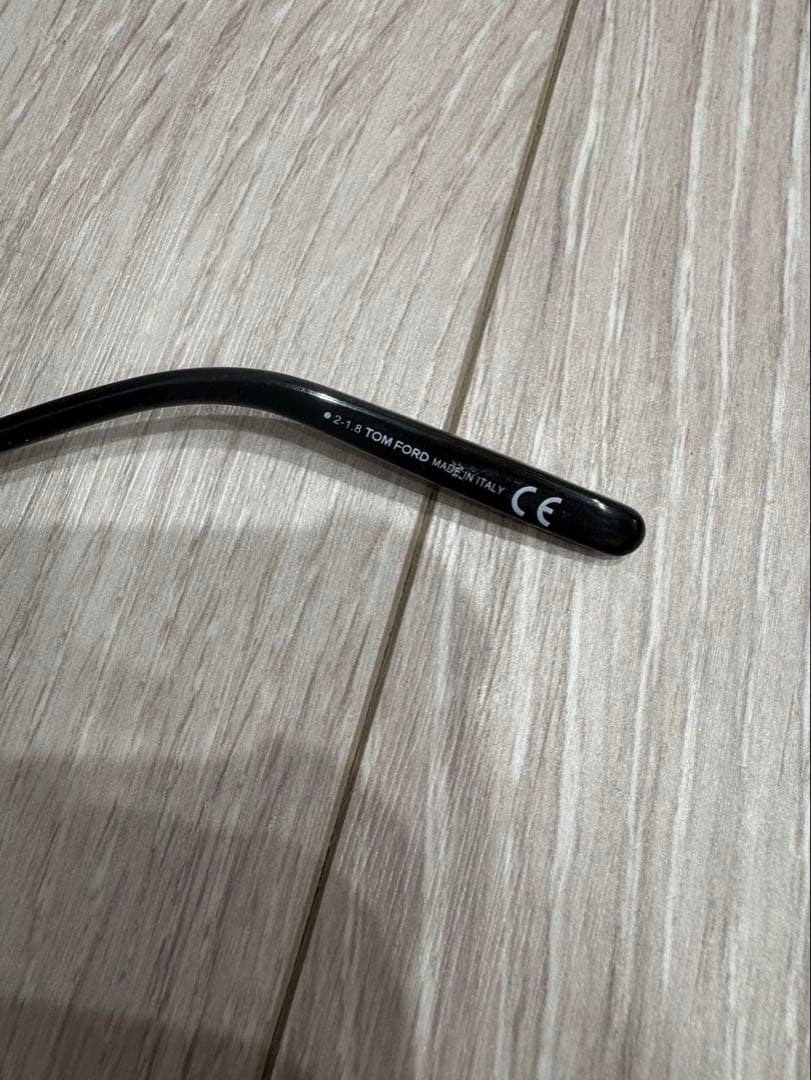 トムフォード　Tom Ford サングラス　5562 ブルーレンズ