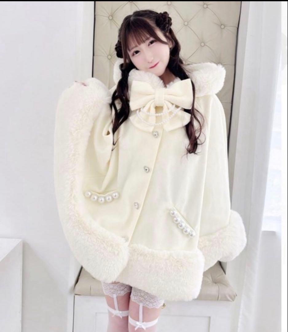 MARS リボン付きボリュームファーフードケープコート - ホワイト