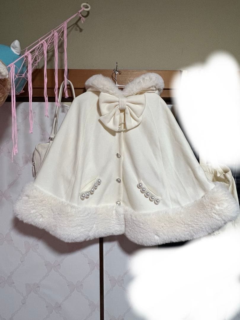 MARS リボン付きボリュームファーフードケープコート - ホワイト