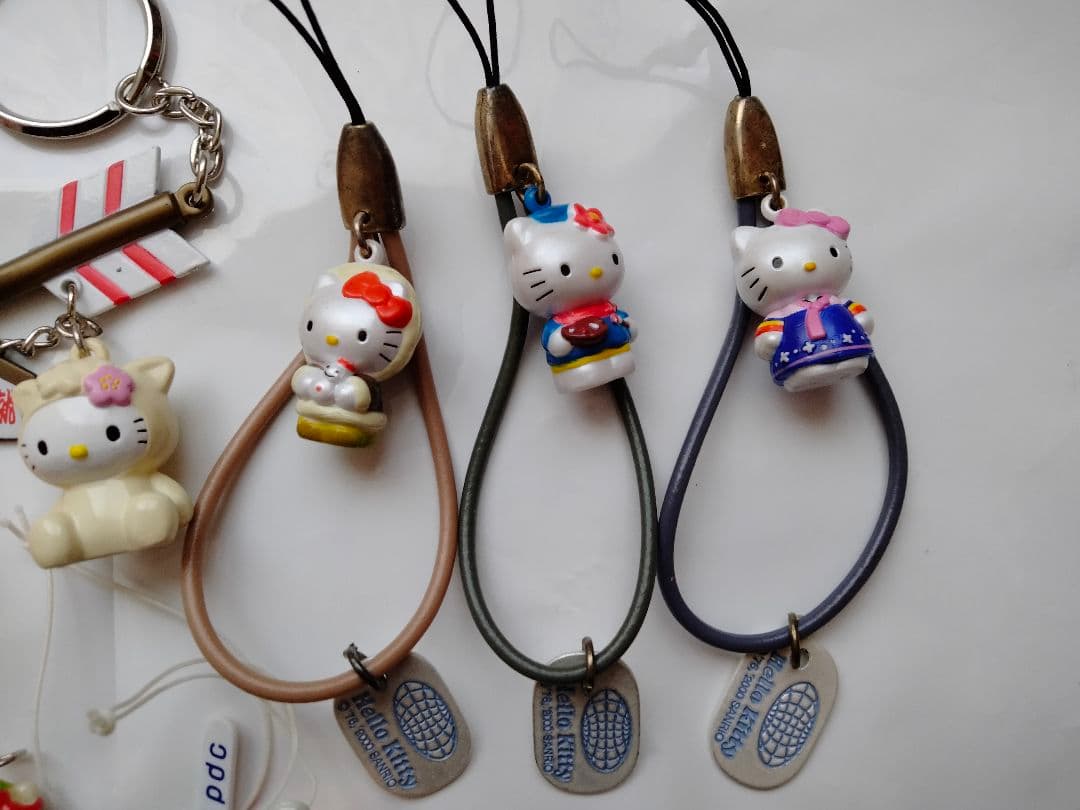 た*ぽ様 ハローキティ キーホルダー ストラップ13個セット世界のキティちゃん