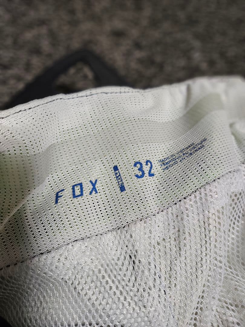 Fox Monster Energy上下セット。size M