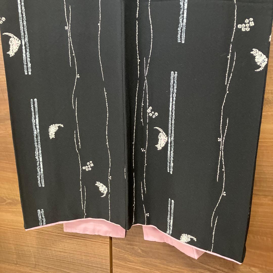 小紋　絞り染め抜きのネコ　黒地