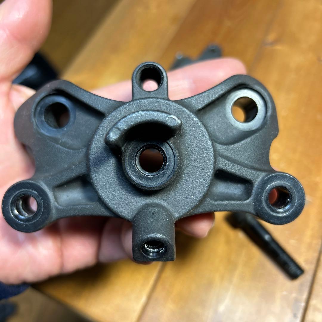 ZX14R / ZZR1400 リアブレーキキャリパー