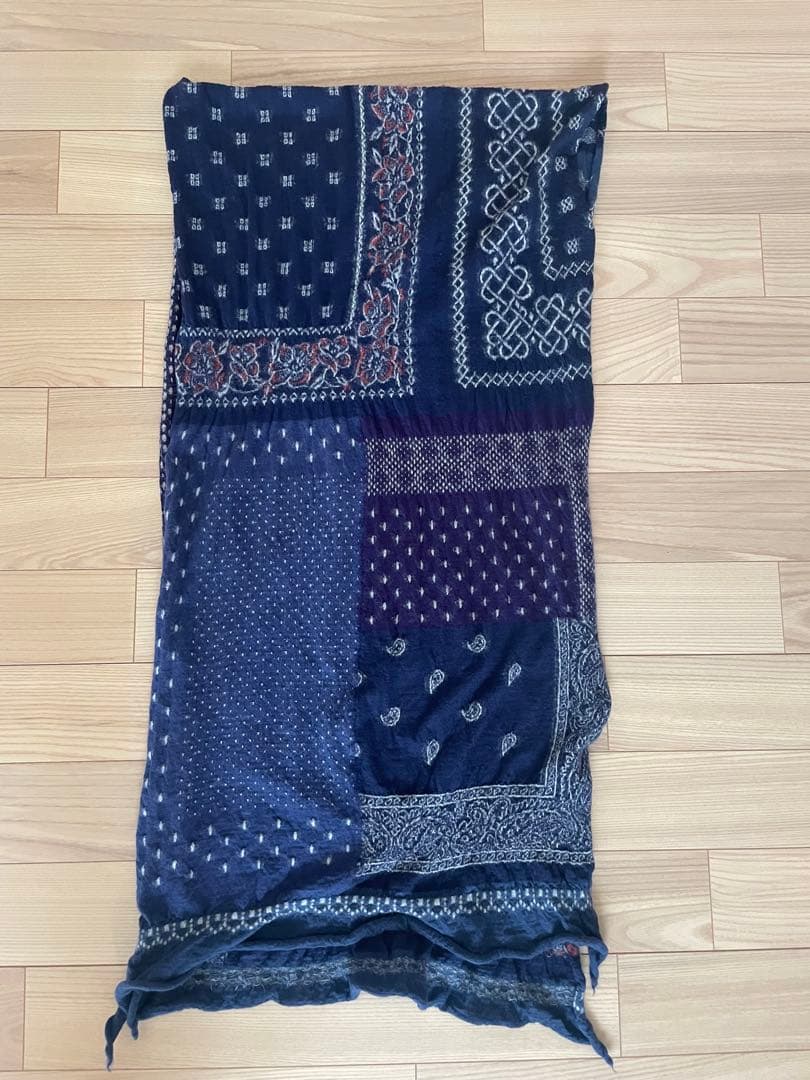 キャピタル　バンダナ柄　ストール　ネイビー