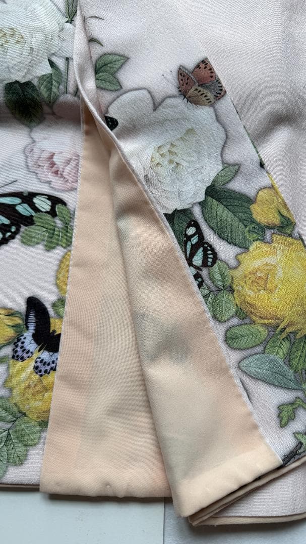 豆千代モダン　訪問着　薔薇と蝶のワルツ