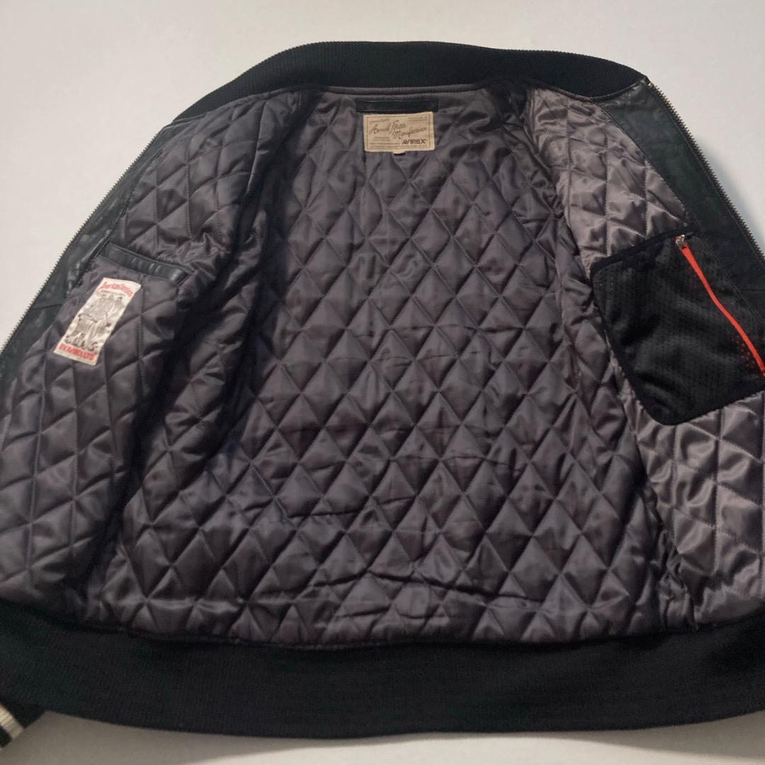 【ま】AVIREX スタジャン 中綿キルティング 刺繍ロゴ 牛革 黒