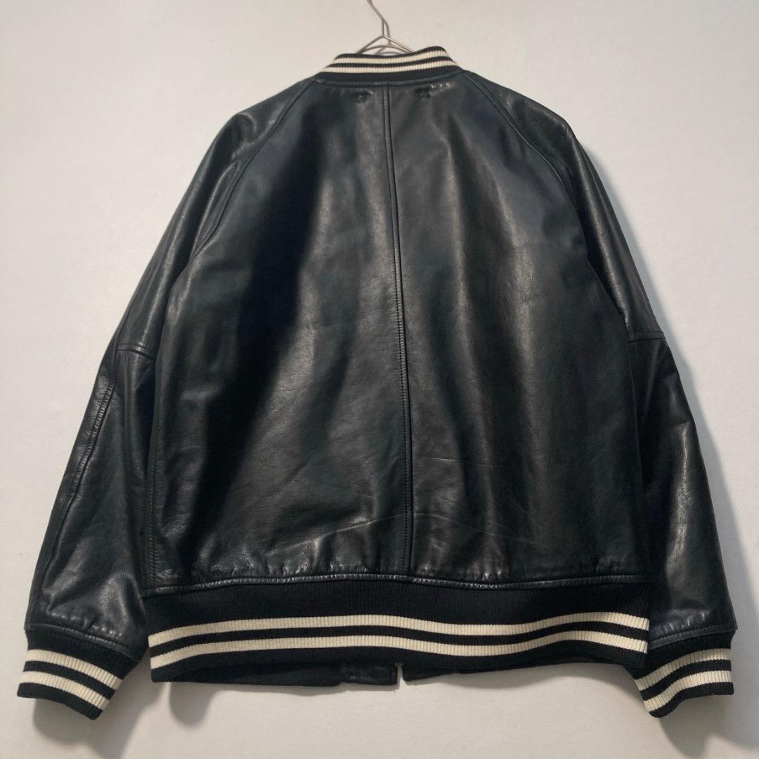 【ま】AVIREX スタジャン 中綿キルティング 刺繍ロゴ 牛革 黒