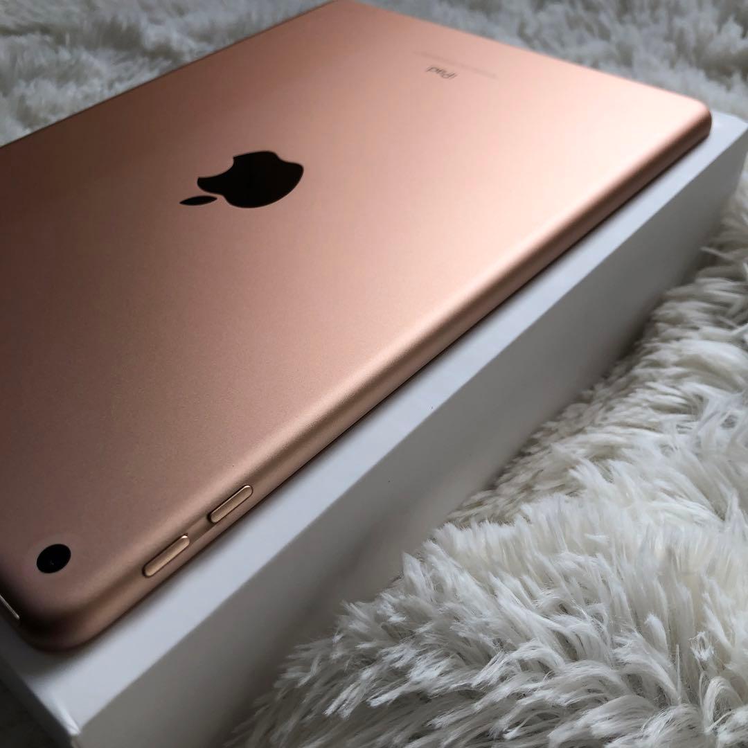 【完動品】iPad 第6世代 128GB 【すぐ発送】【付属品】