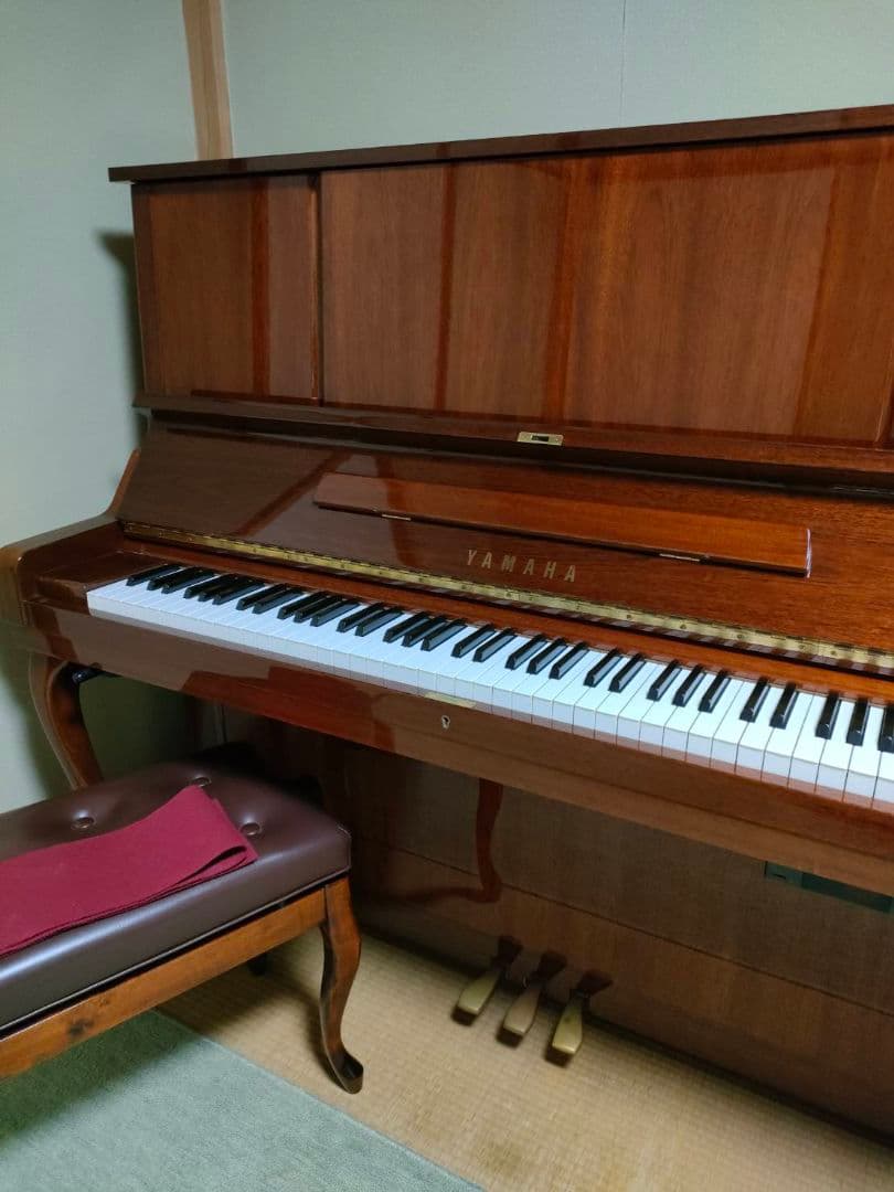 【極美品/消音付】YAMAHA W106 ピアノ 木目艶出し鏡面（2月下旬まで）