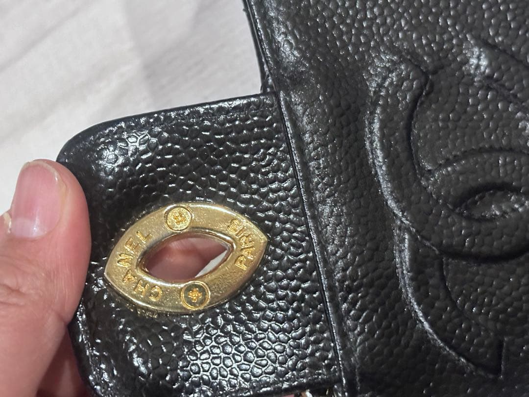 CHANEL ブラック ショルダーバッグ キルティング