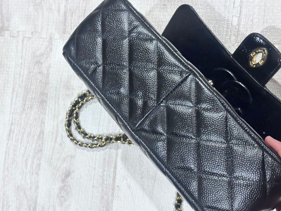 CHANEL ブラック ショルダーバッグ キルティング