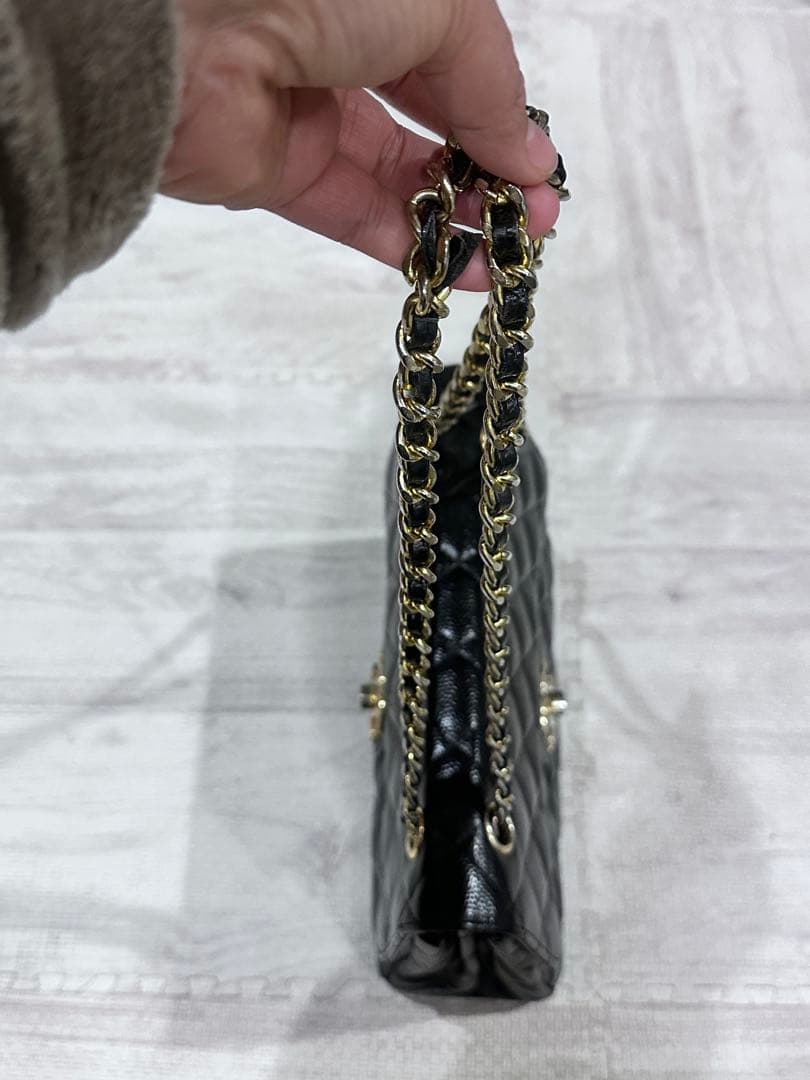 CHANEL ブラック ショルダーバッグ キルティング