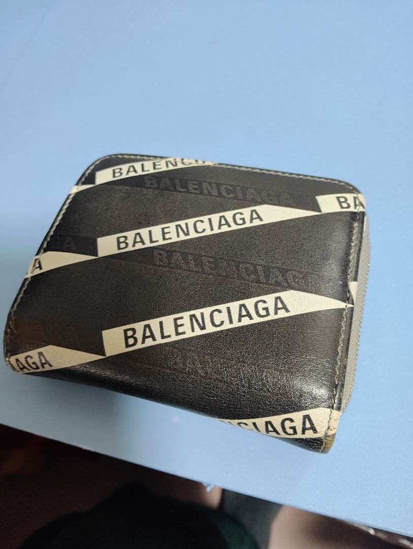 BALENCIAGA ロゴプリント 二つ折り財布