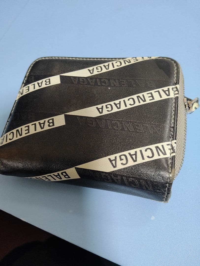 BALENCIAGA ロゴプリント 二つ折り財布