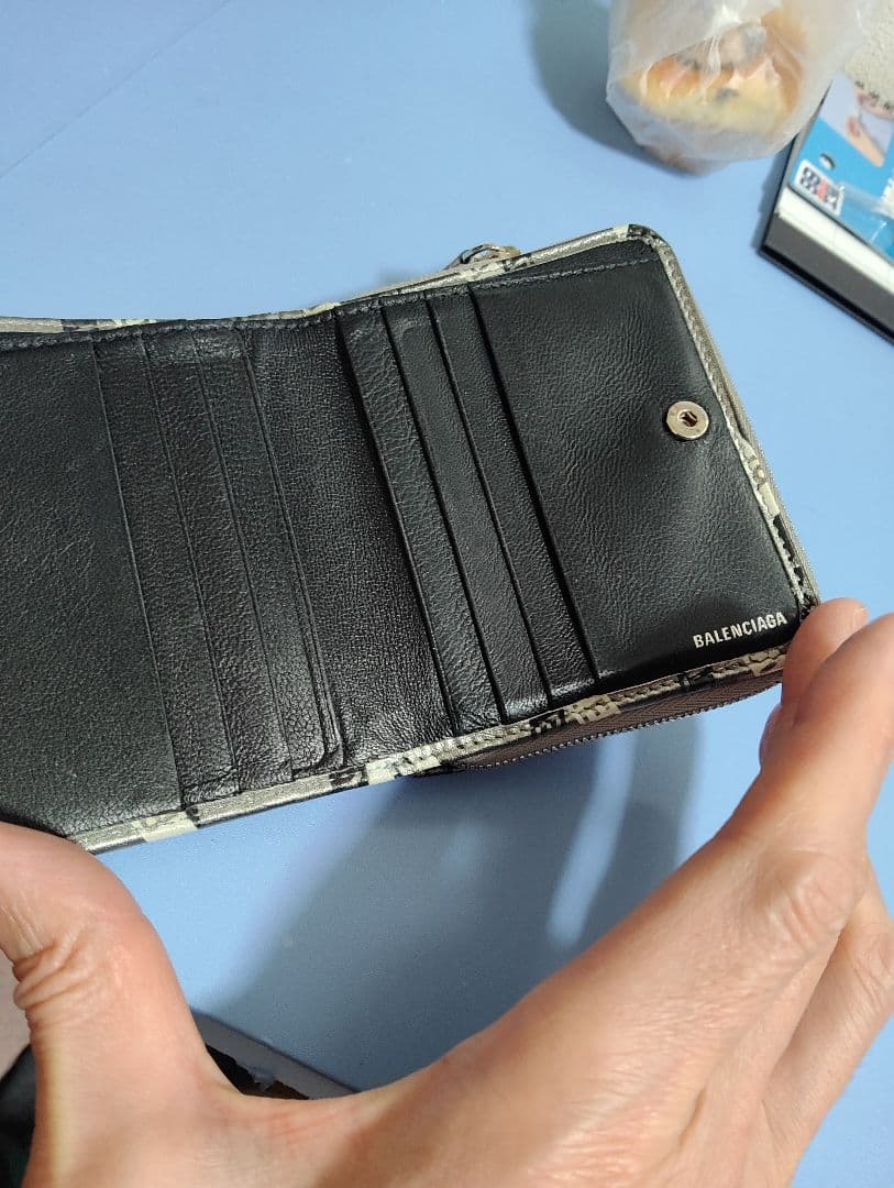 BALENCIAGA ロゴプリント 二つ折り財布