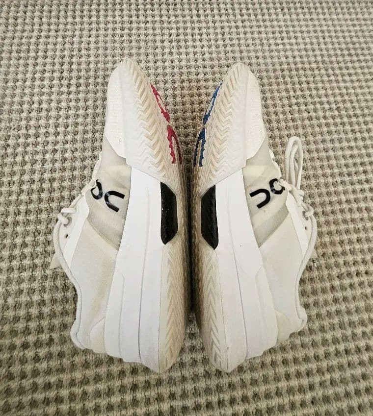 On テニスシューズ　THE ROGER Pro 2 27㎝