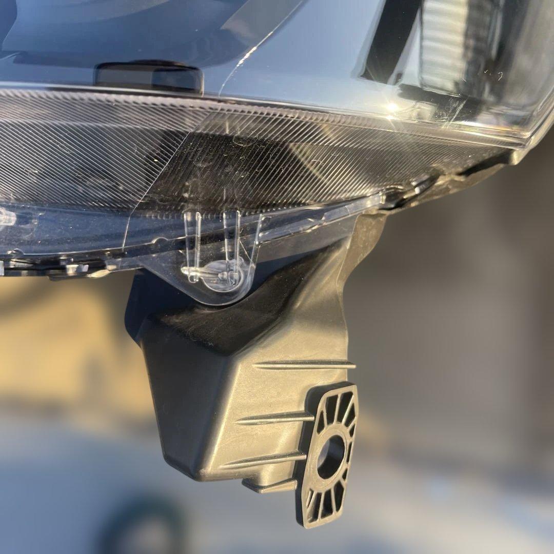 JF5 N-BOXカスタム左中古ヘッドライト　33150-32R-J03