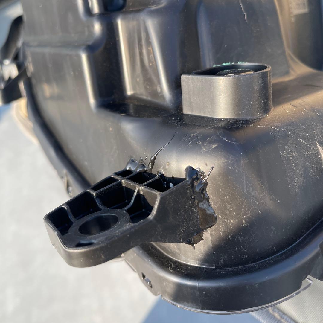 JF5 N-BOXカスタム左中古ヘッドライト　33150-32R-J03