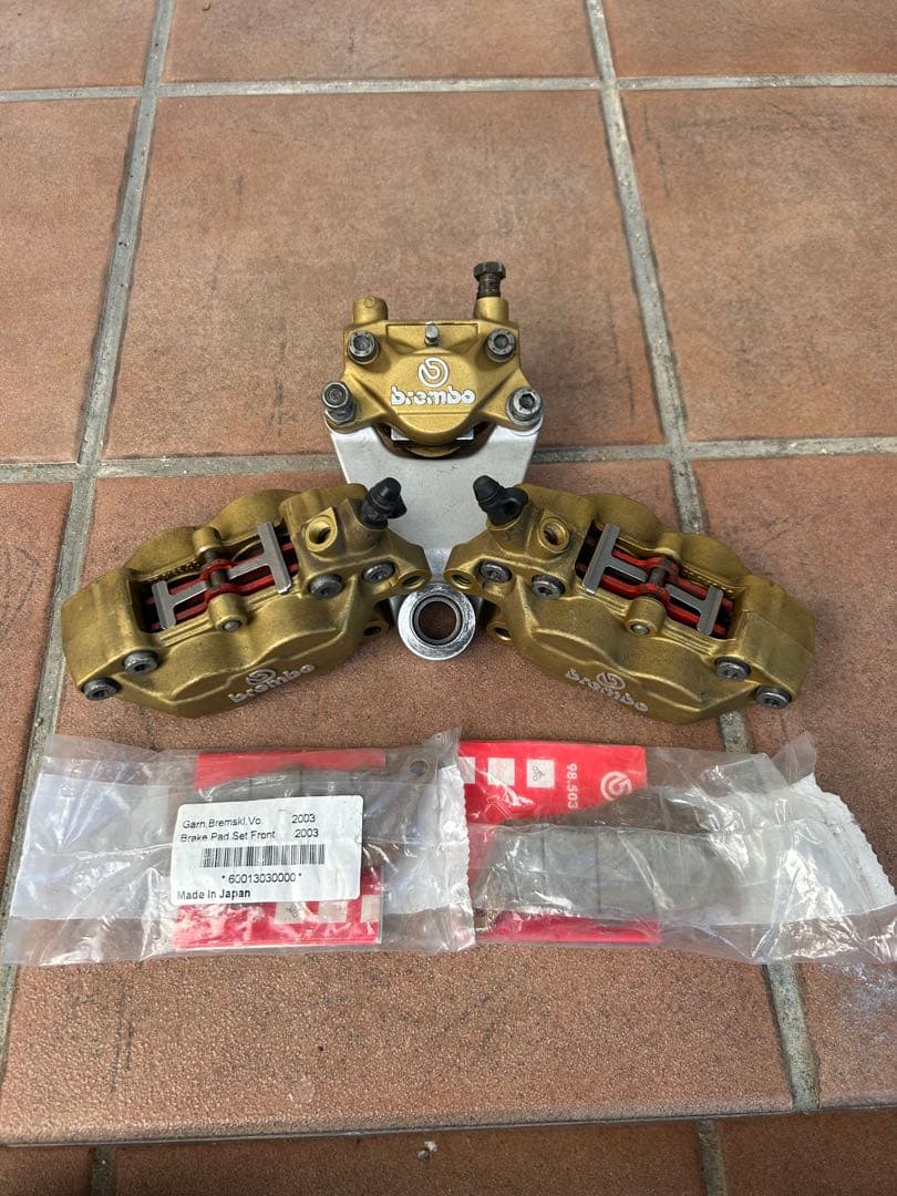 Brembo ブレーキキャリパー 3個セット ゴールド