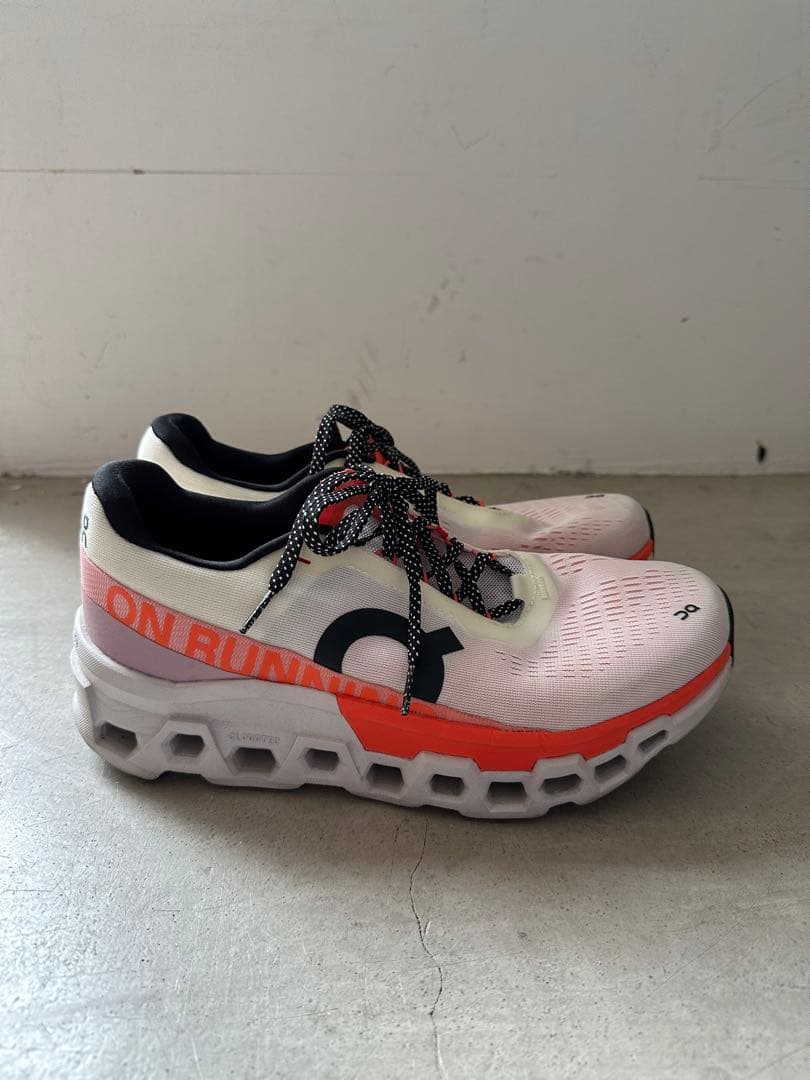 ウォーキング・ランニングウェア On Cloudmonster 2