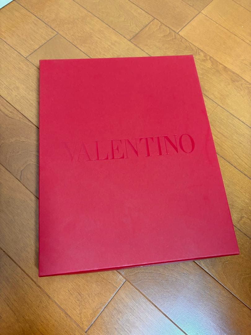 【新品】 VALENTINO ビーニー　ニット帽　黒　ブラック　ロゴ　刺繍