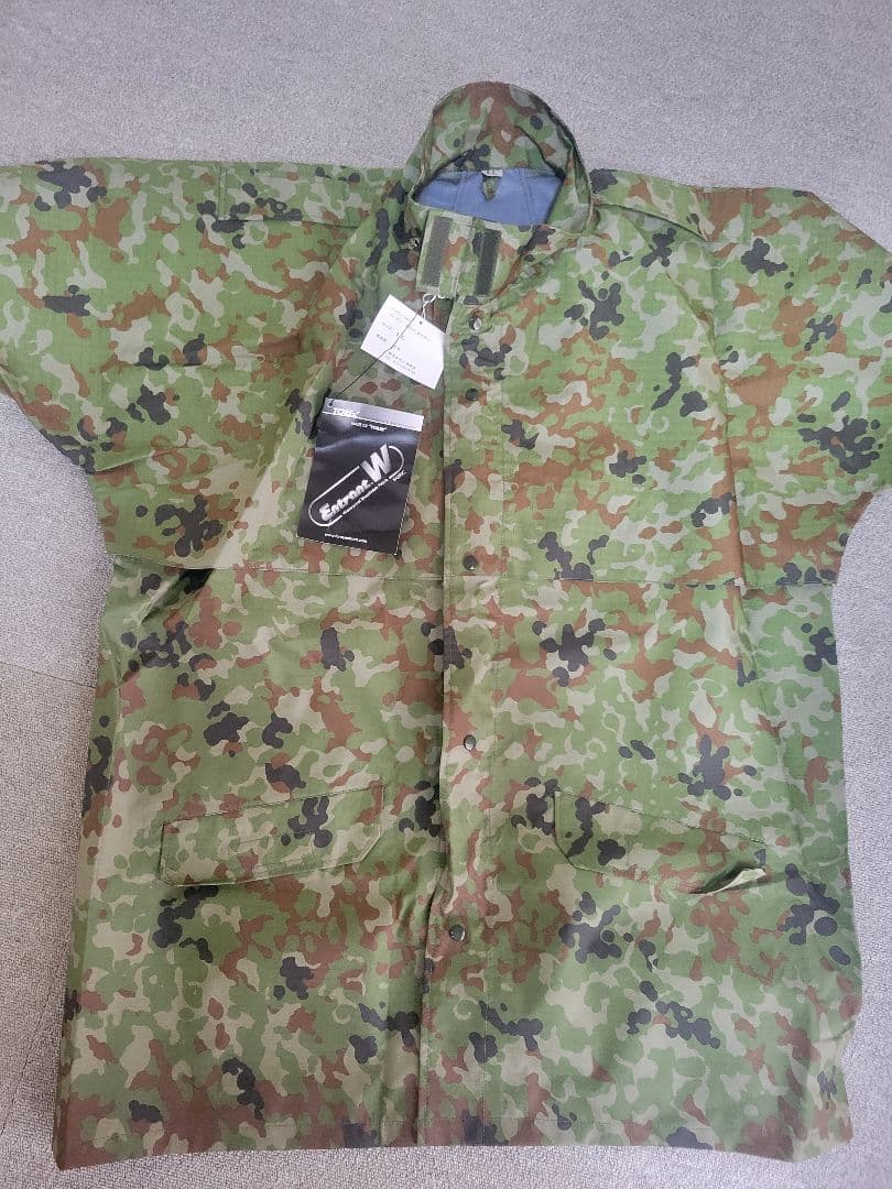 迷彩雨衣　フード付　新品　レインウェア　サバゲー　登山　トレッキング