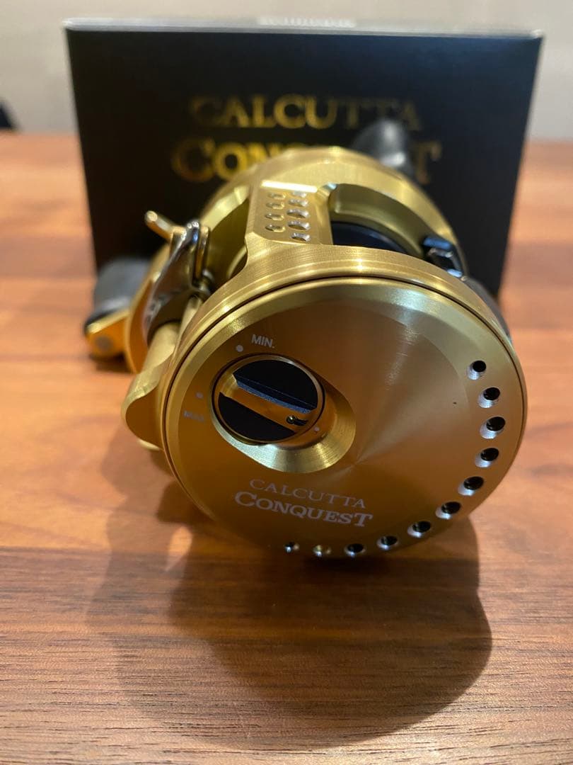 シマノ　21カルカッタコンクエスト200 美品