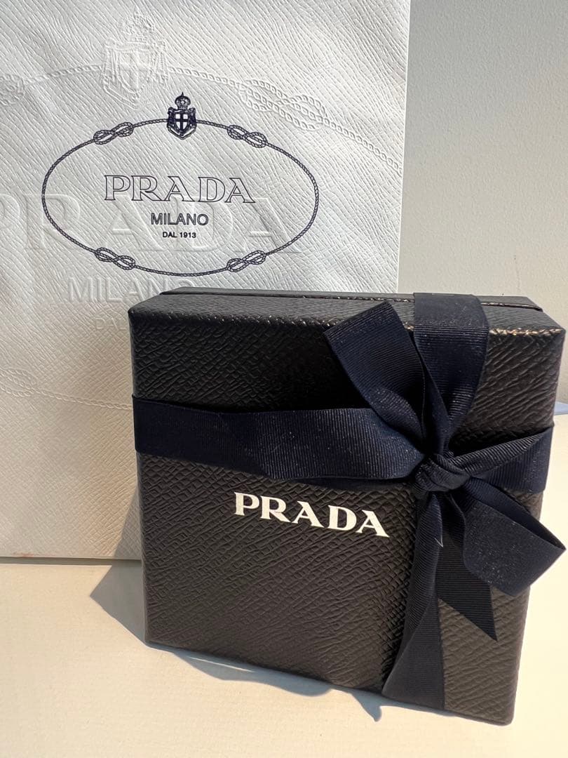 PRADA プラダ バレッタ ヘアアクセサリー クリスタル×アイボリー