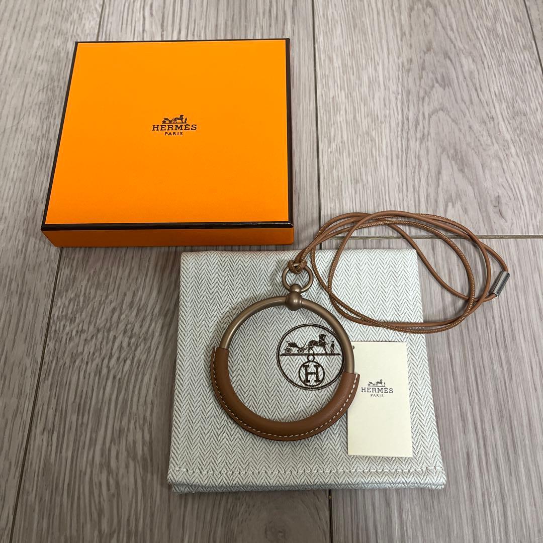 エルメス　ループ　ペンダント