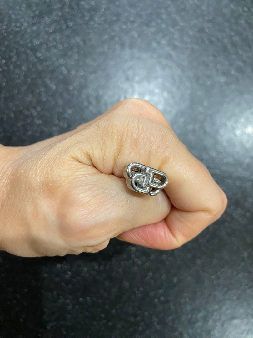 BALENCIAGA 片耳ピアス