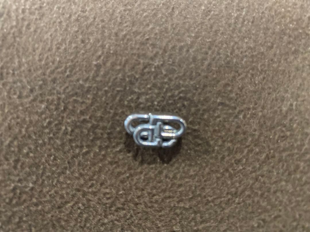 BALENCIAGA 片耳ピアス