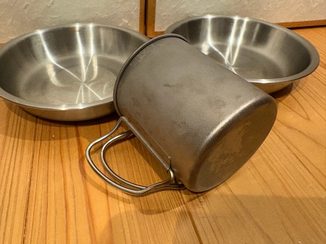 キャンプ用品まとめ売り　オイルランタン、オイル缶、収納ボックス、チタンマグなど