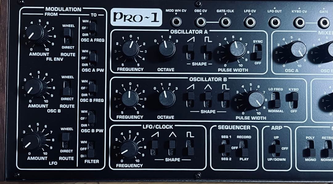 【美品】BEHRINGER PRO-1 アナログシンセサイザー