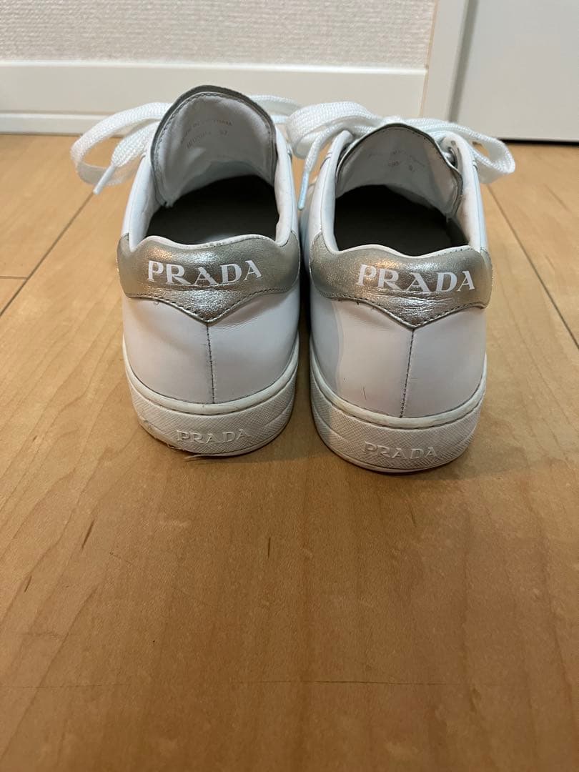 PRADA プラダ レザースニーカー ホワイト×シルバー 1E059M