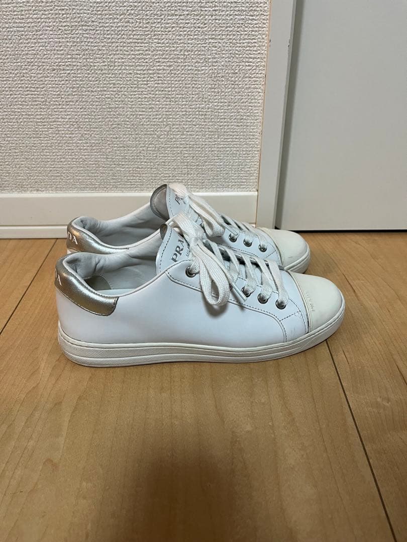 PRADA プラダ レザースニーカー ホワイト×シルバー 1E059M