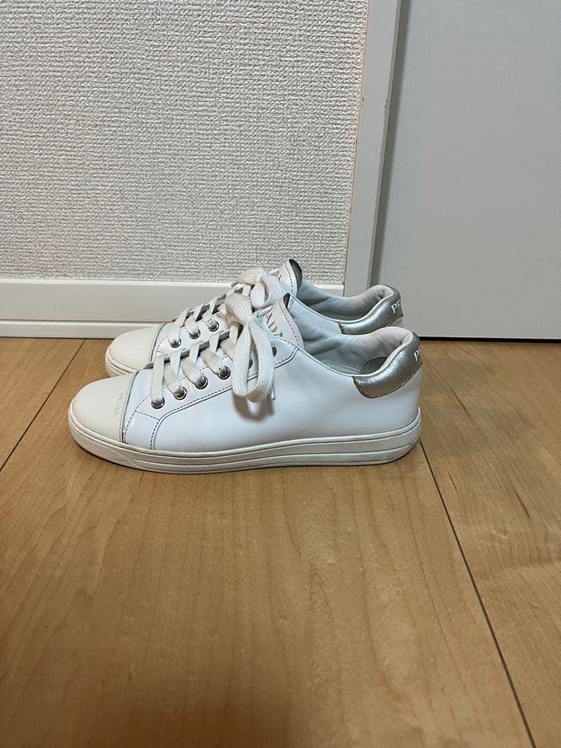 PRADA プラダ レザースニーカー ホワイト×シルバー 1E059M