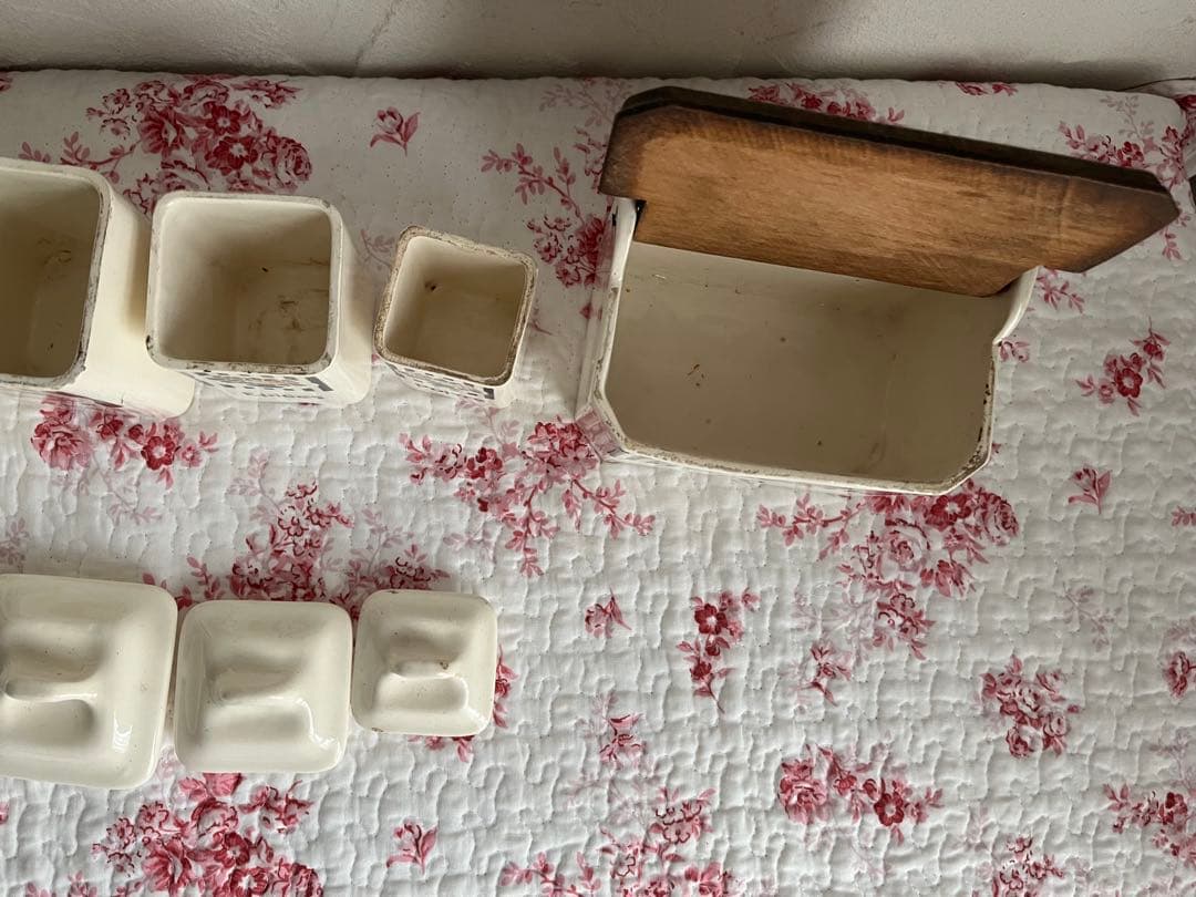 値下げフランスアンティークバラ柄の陶器のキャニスター6個セット& SELボックス