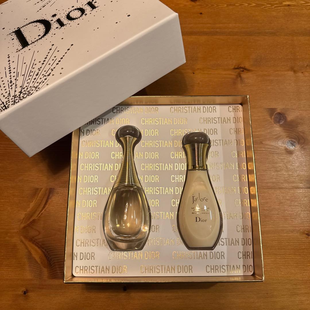 ジャドール　オードゥ　パルファン　コフレ