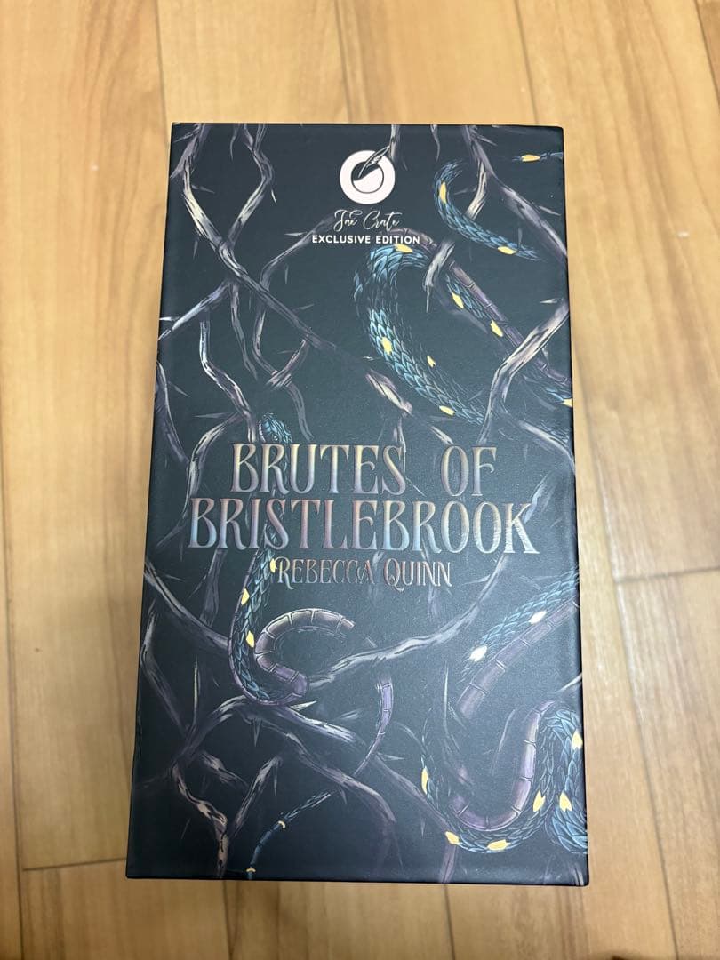 洋書 ensnared by rebecca quinn