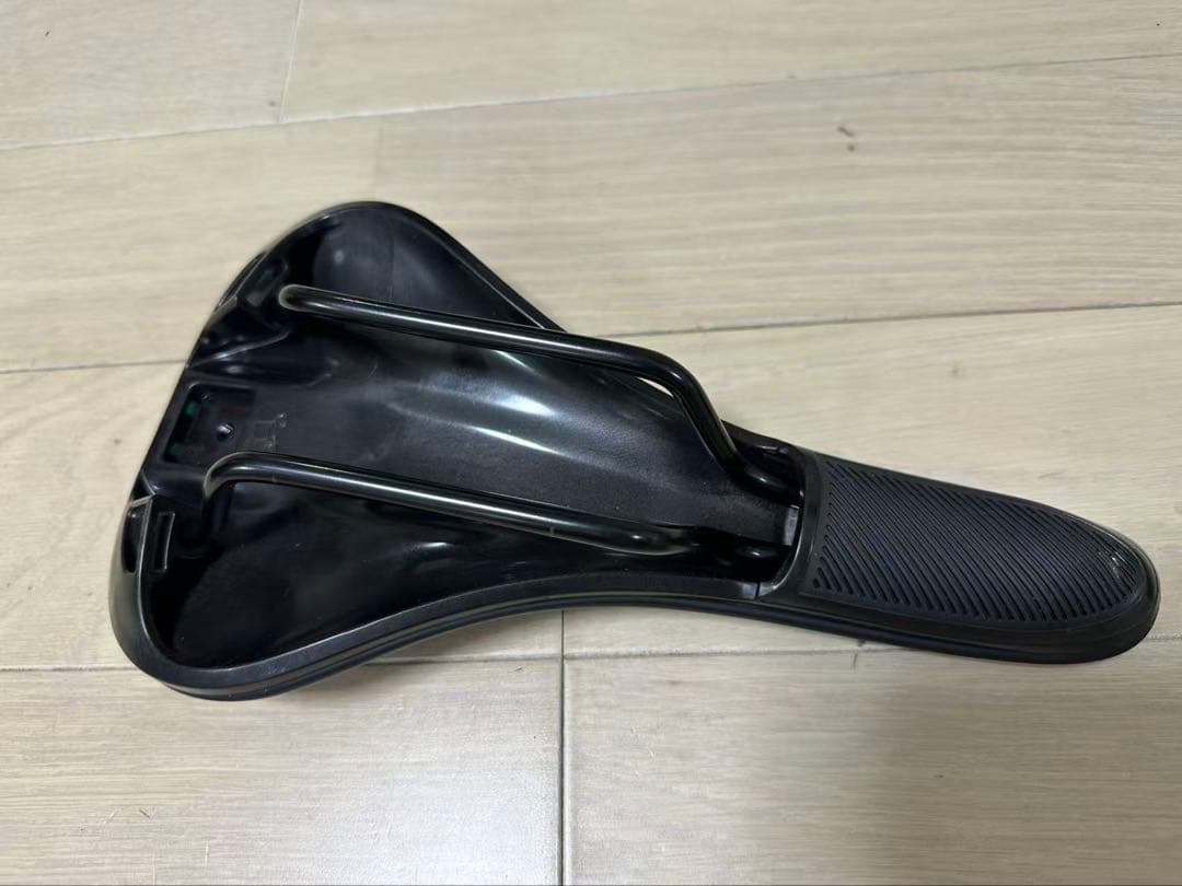 BROMPTON ブロンプトン　Superlight サドル P-Line