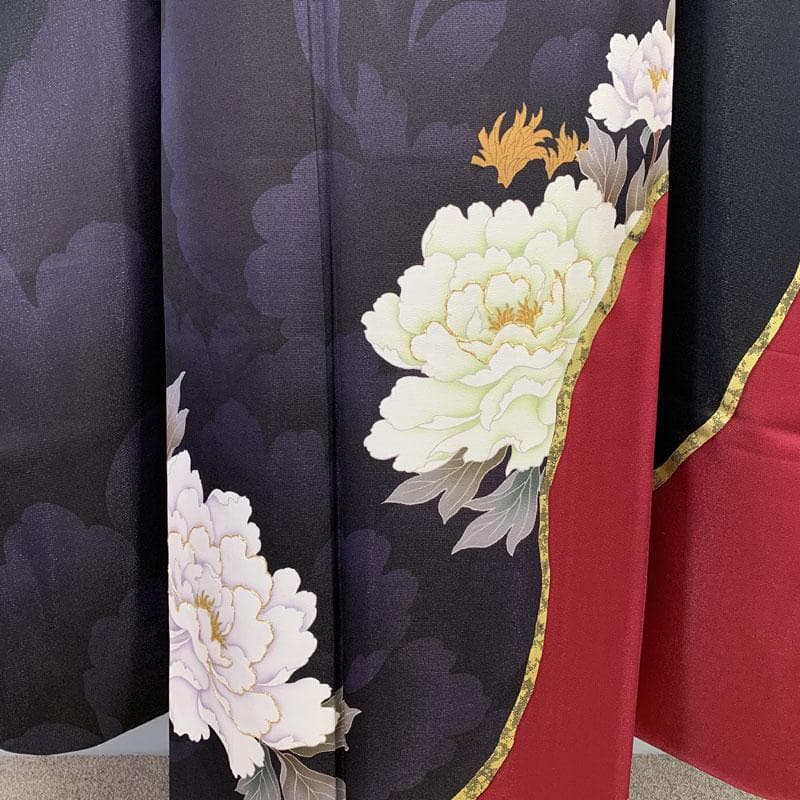 512z39☆人気！大北捷一 振袖 金通し モダン 赤黒☆美品 成人式 結婚式