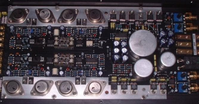 HELIX　4ch　パワーアンプ　HXA400