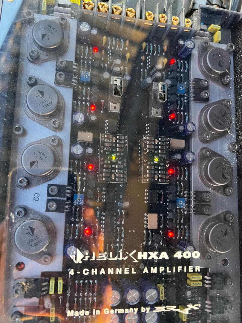 HELIX　4ch　パワーアンプ　HXA400