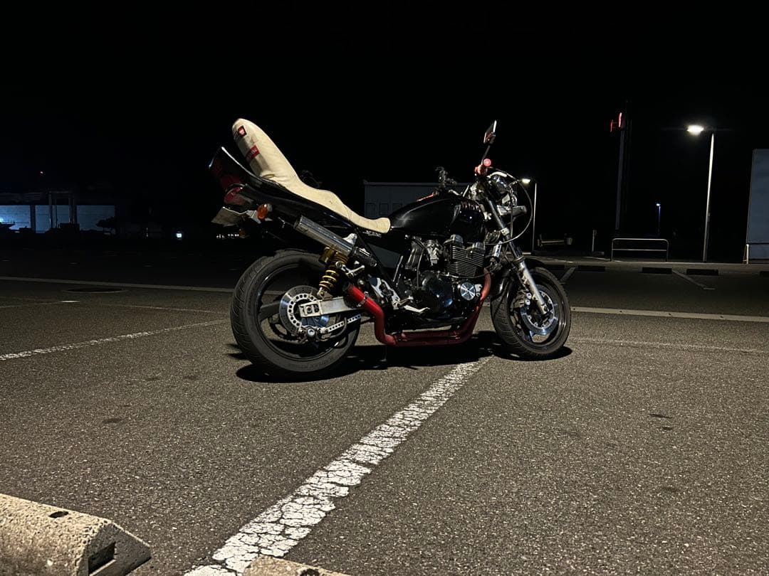 xjr400 ガニマタブレッド