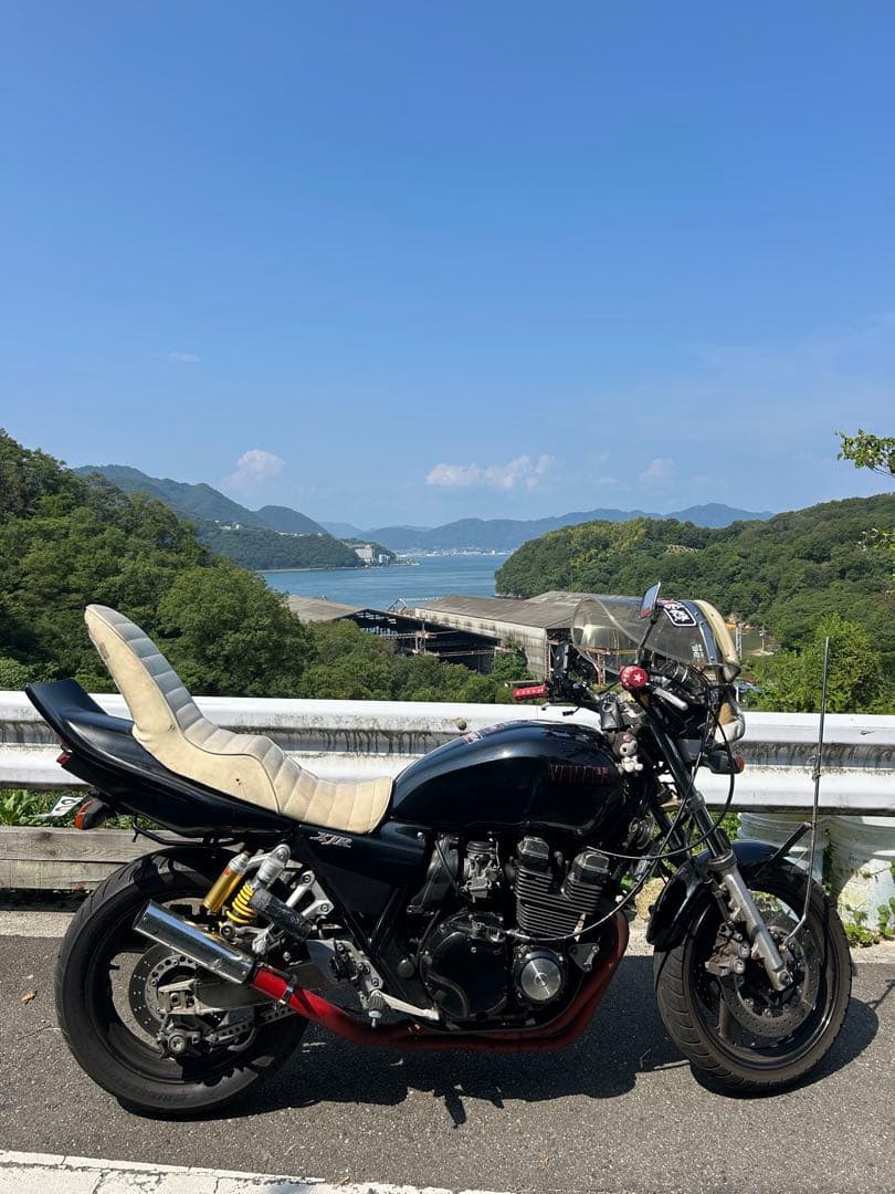 xjr400 ガニマタブレッド