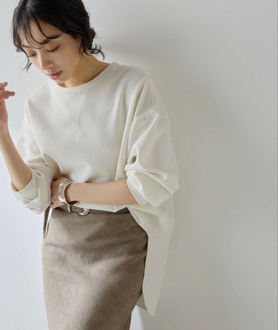 新品同様✴︎ウィムガゼット✴︎Vガゼットプルオーバー✴︎定番✴︎オフ白長袖¥16,500