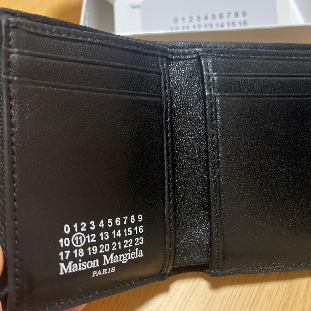 黒レザー三つ折り財布