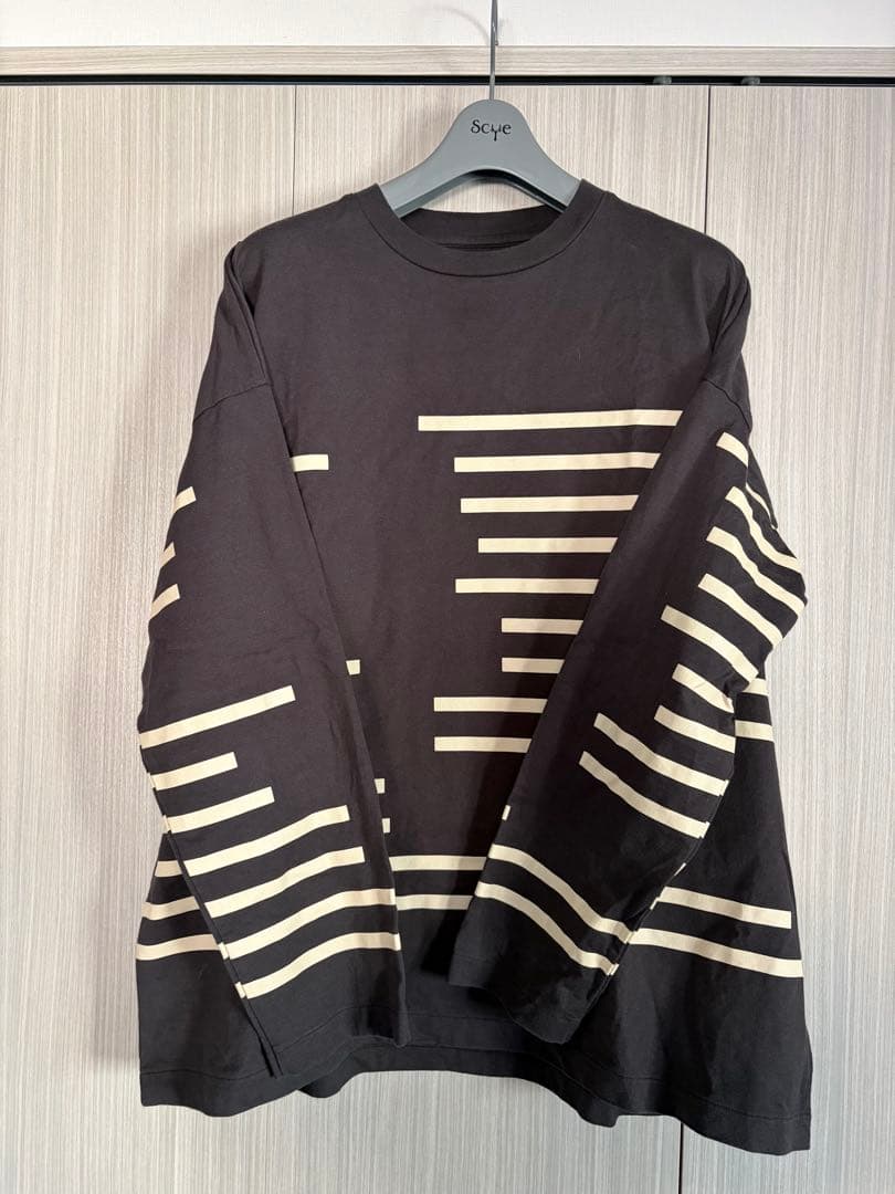 Dulcamaraドゥルカマラ グリッチボーダーロンT