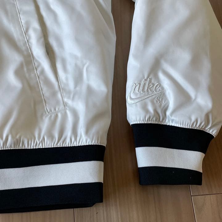 2XL ナイキSB ホワイト NBA スタジャン スタジアムジャンパー